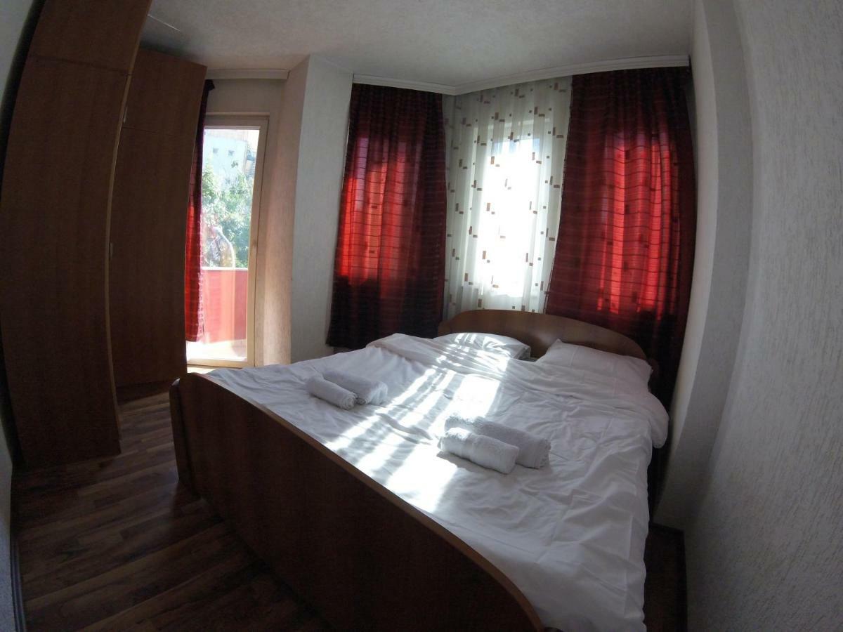 Center Apartment พริสตีนา ภายนอก รูปภาพ